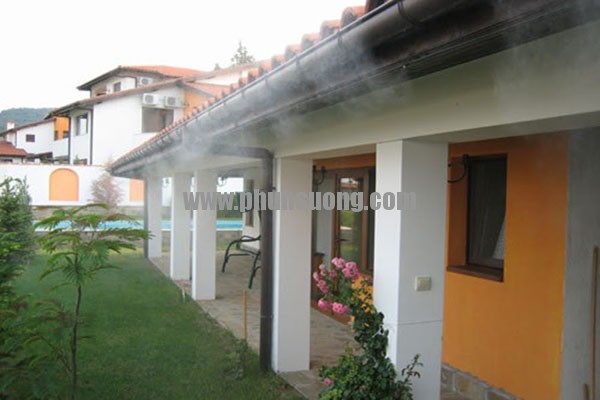 Hê thống phun sương Hawin được sử dụng để làm mát mái hiên